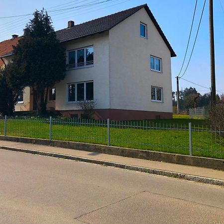 Ferienwohnungen / Ferienhaus Adelsried 外观 照片