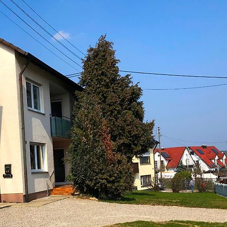 Ferienwohnungen / Ferienhaus Adelsried 外观 照片